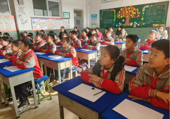 融入心思健康教育内容进步对学生心思行为偏常的识别和早期干涉 融入心思健康教育内容进步对学生心思行为偏常的识别和早期干涉