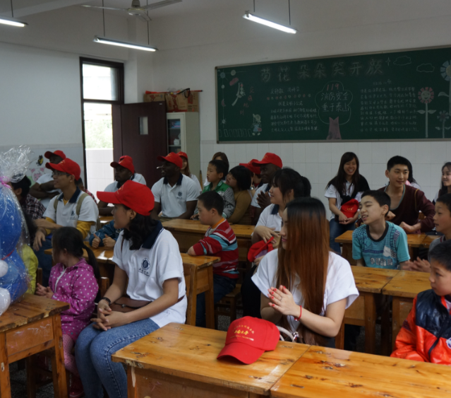 每个班级的师资力量相对均衡从根本上消除教育马太效应