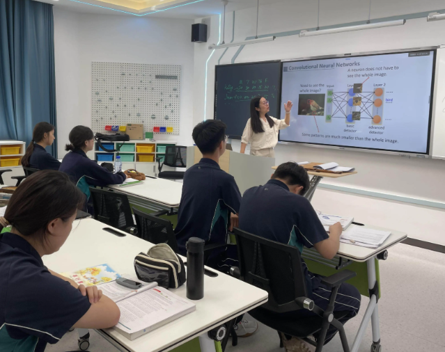 师生与智能技能协同创生构成师—机—生
