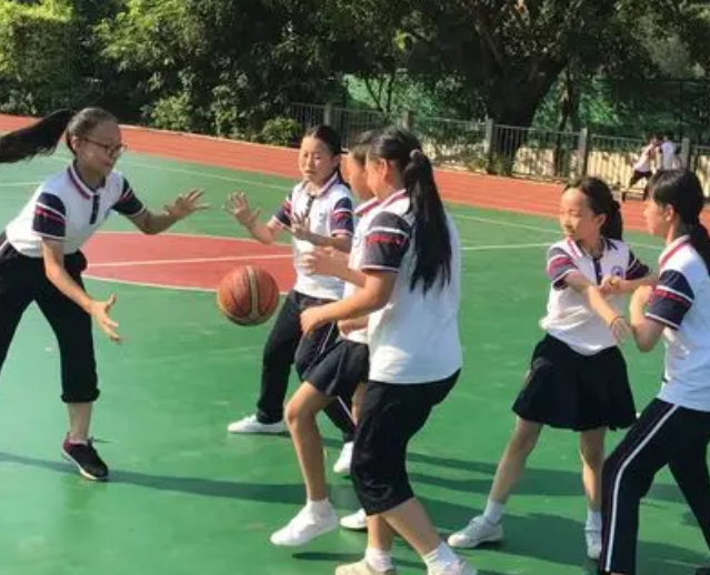 体育教师怎样安排他们体育活动他把课上